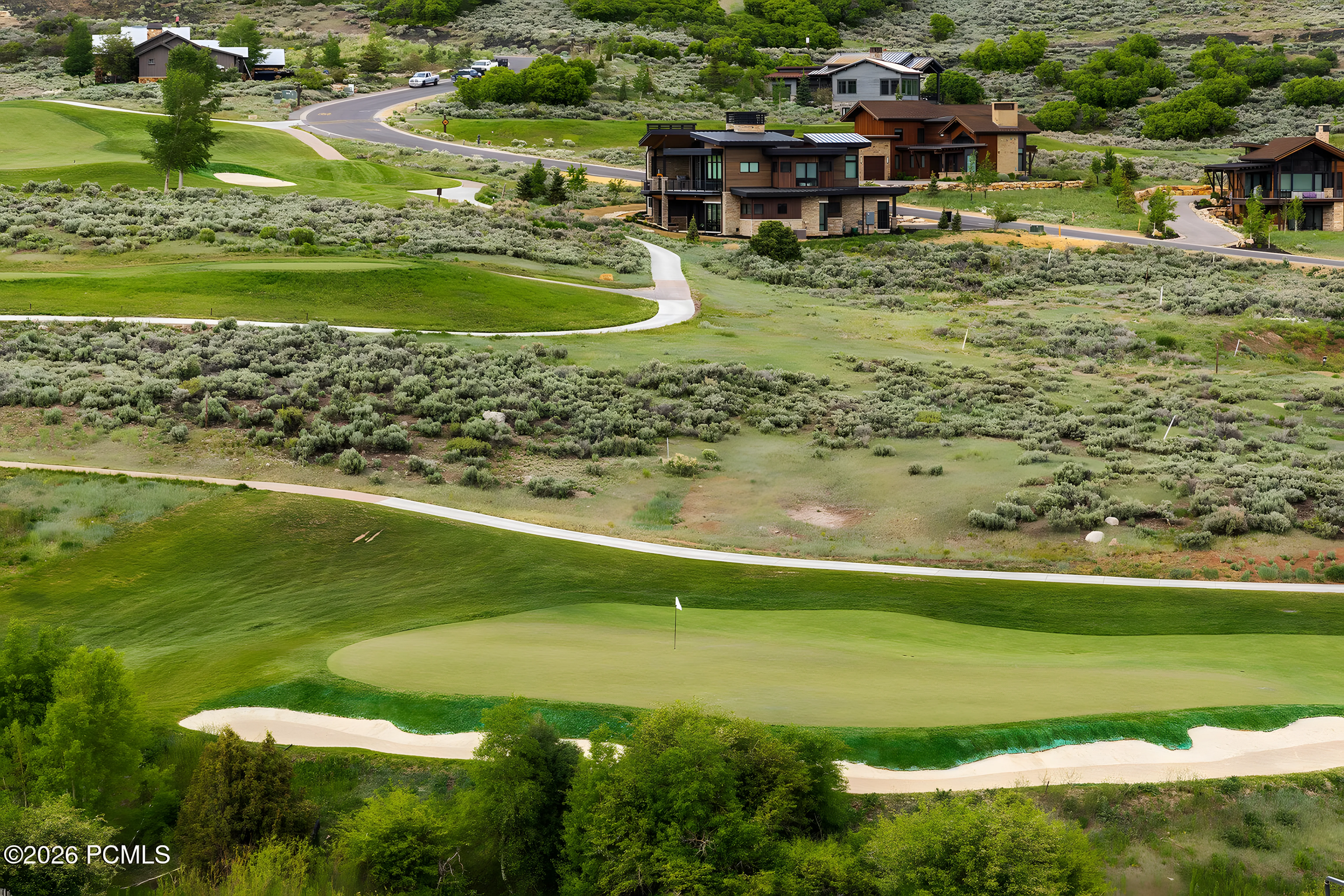 Tuhaye golf hole with bunkers