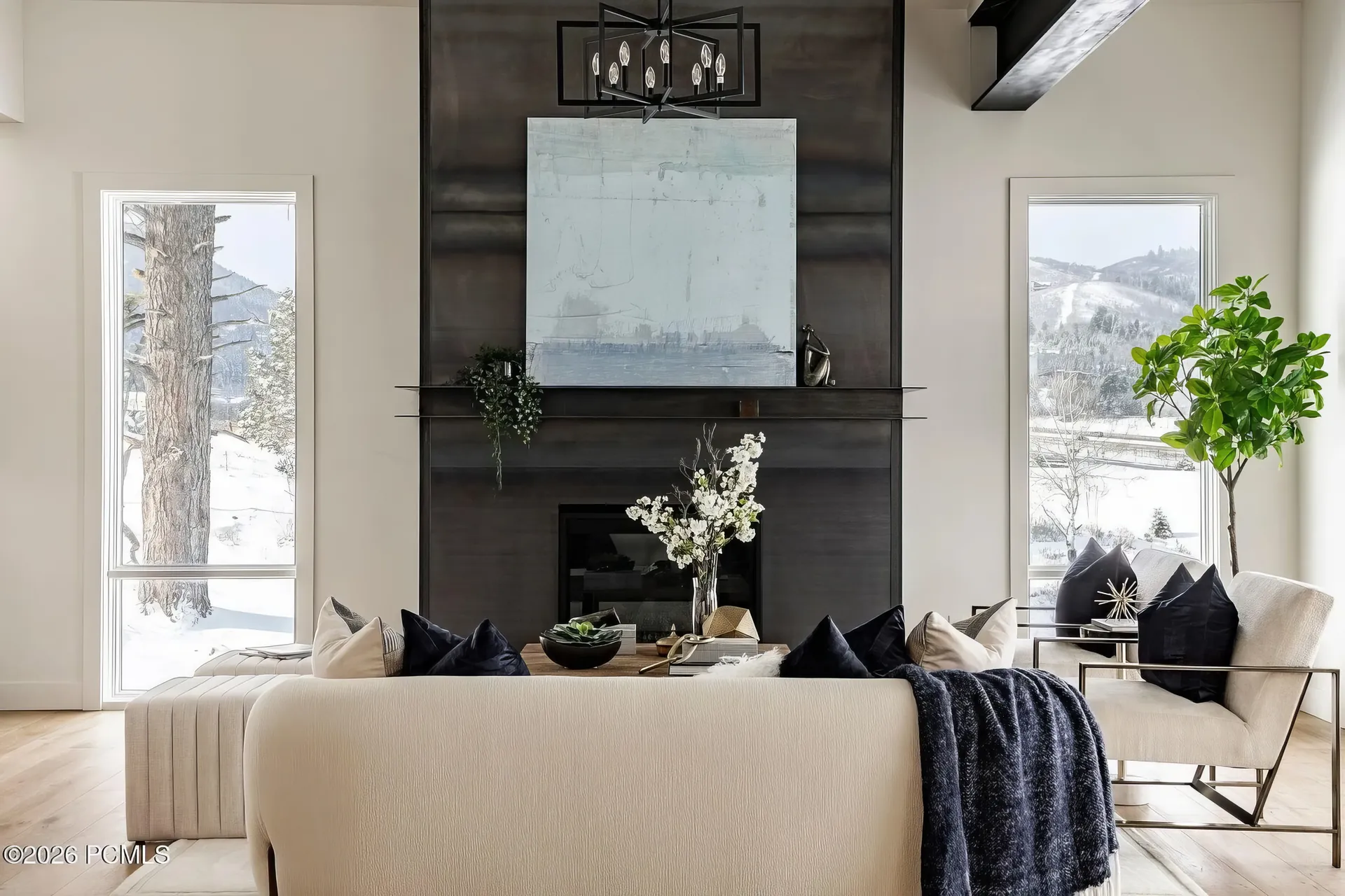 Lakeview fireplace detail